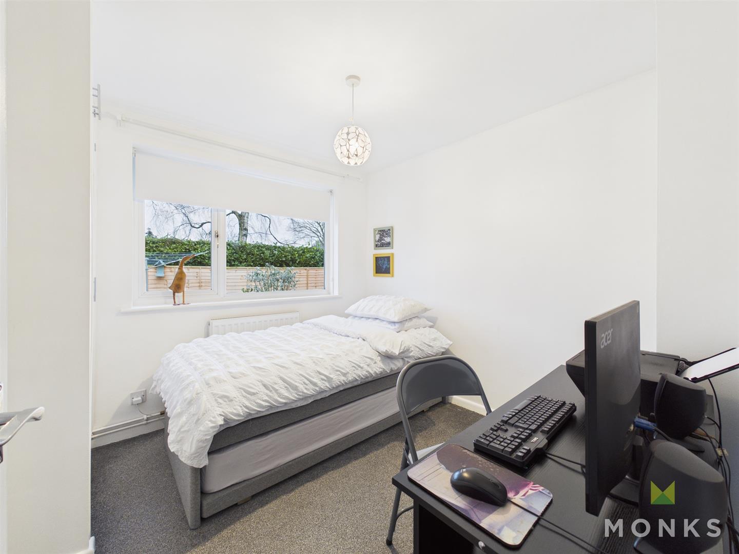 18 Meadow Close, Oswestry, SY11 2EB For Sale